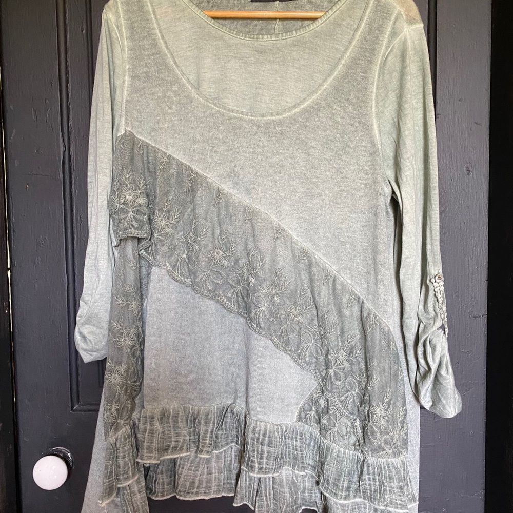 Casual Express long sleeved top
